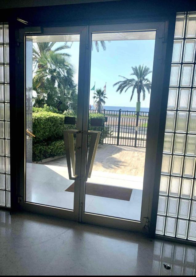 Appartement Front De Mer - Promenade Des Anglais Ницца Экстерьер фото